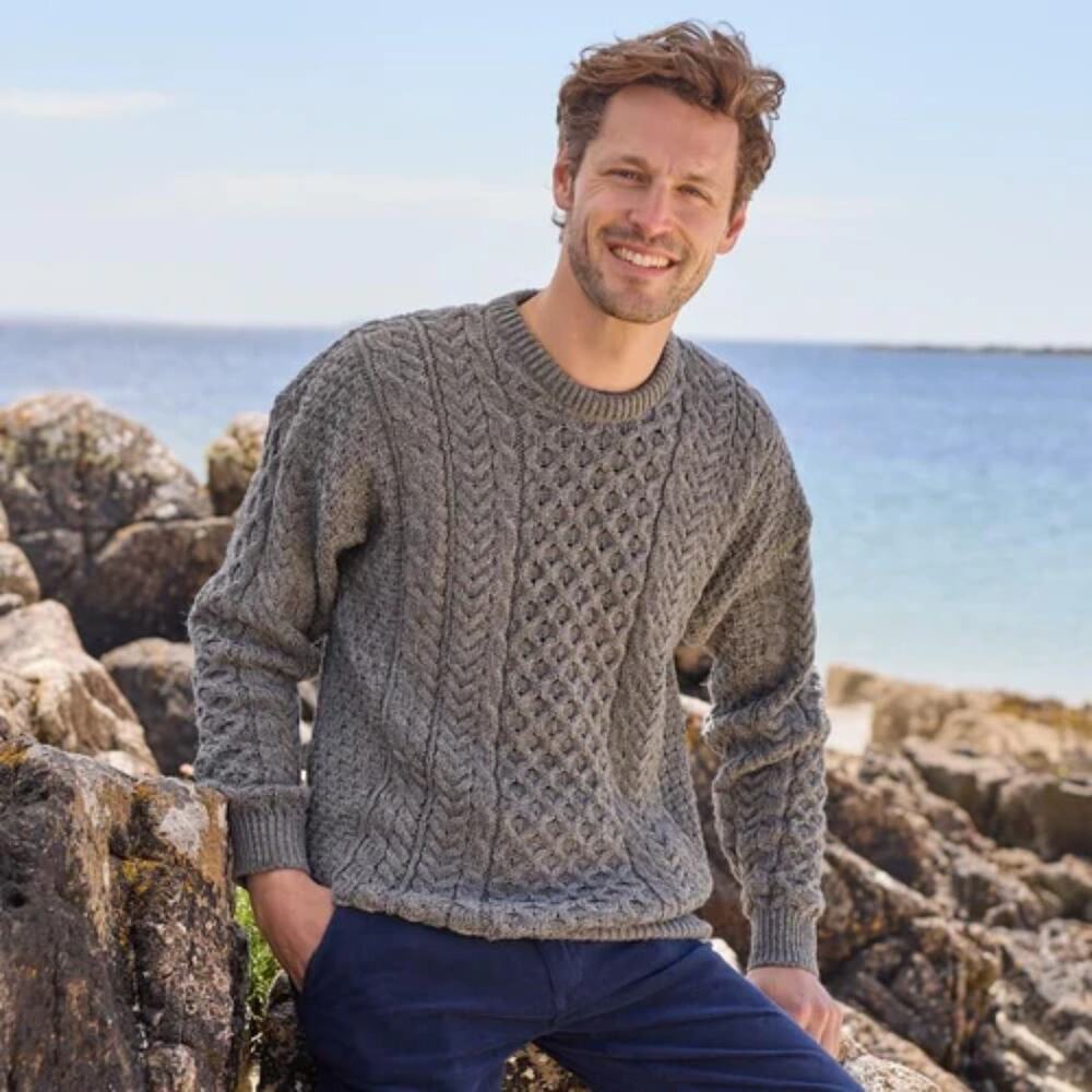 Men's Classic Cable Knit Sweater - Gray